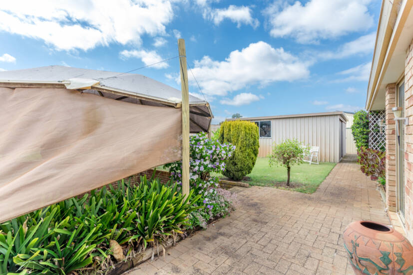 13 Monarch Court, THORNLIE, WA 6108 AUS