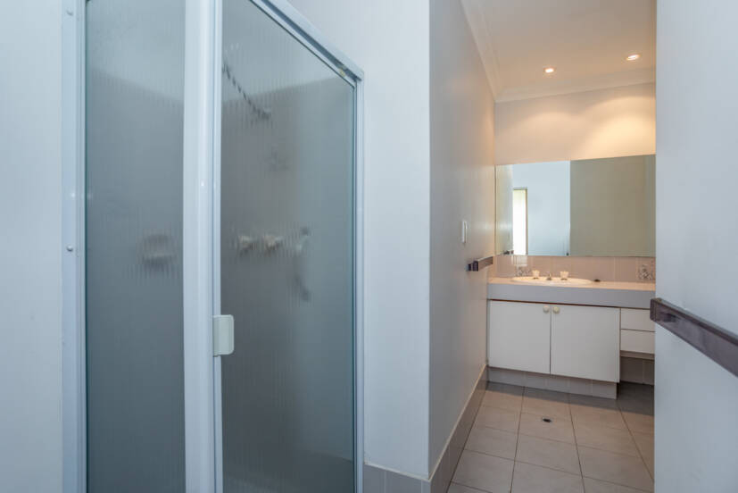 13 Monarch Court, THORNLIE, WA 6108 AUS