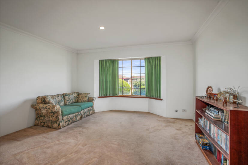 13 Monarch Court, THORNLIE, WA 6108 AUS