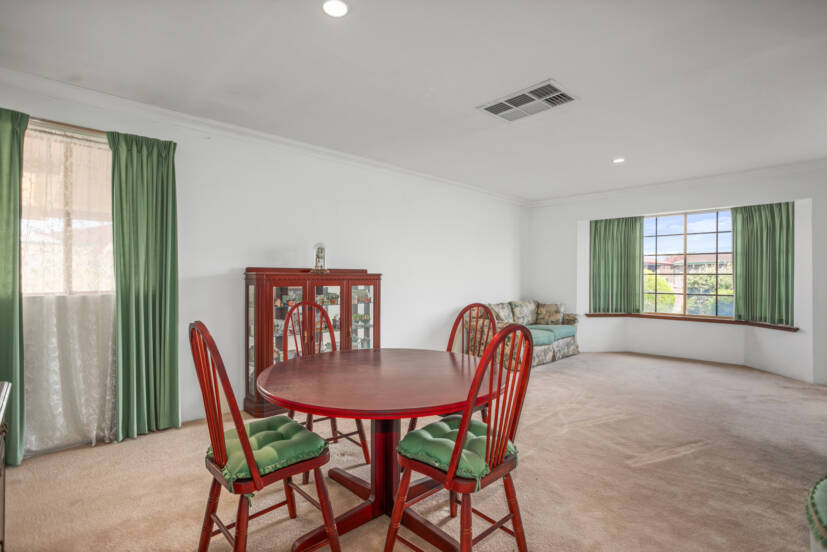 13 Monarch Court, THORNLIE, WA 6108 AUS