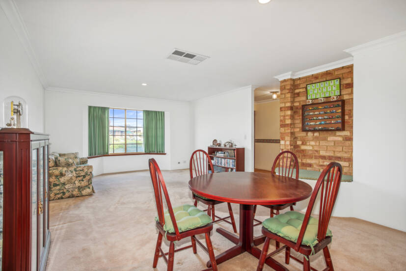 13 Monarch Court, THORNLIE, WA 6108 AUS