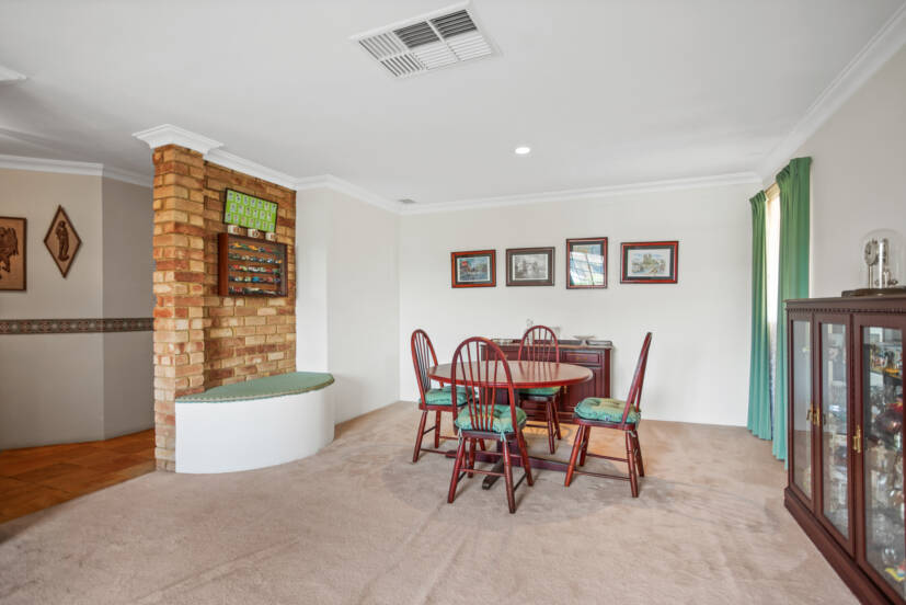 13 Monarch Court, THORNLIE, WA 6108 AUS