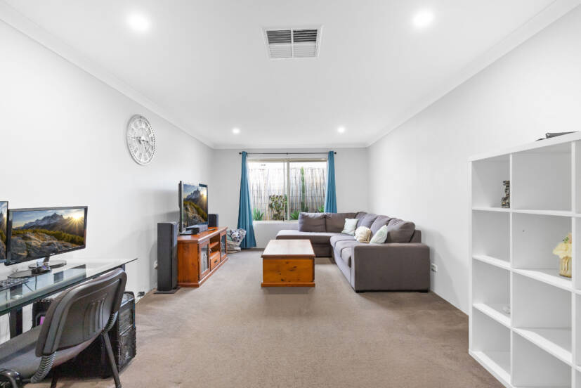 18 Kola Bend, BYFORD, WA 6122 AUS