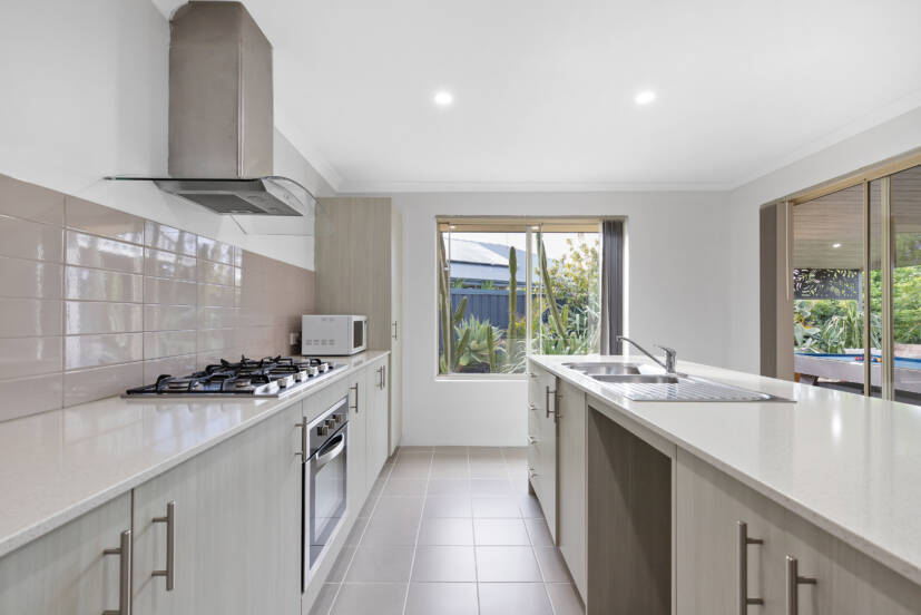 18 Kola Bend, BYFORD, WA 6122 AUS