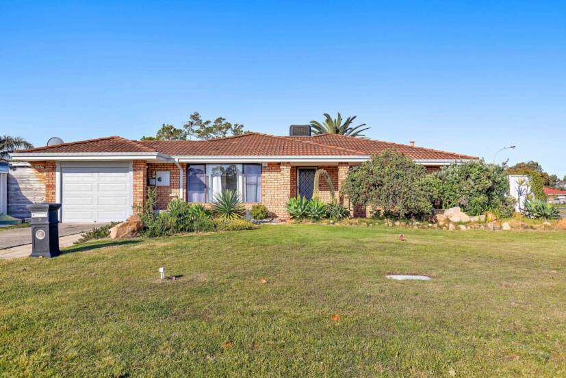 3 Stonecreek Close, THORNLIE, WA 6108 AUS