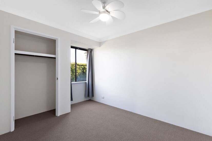 3 Stonecreek Close, THORNLIE, WA 6108 AUS