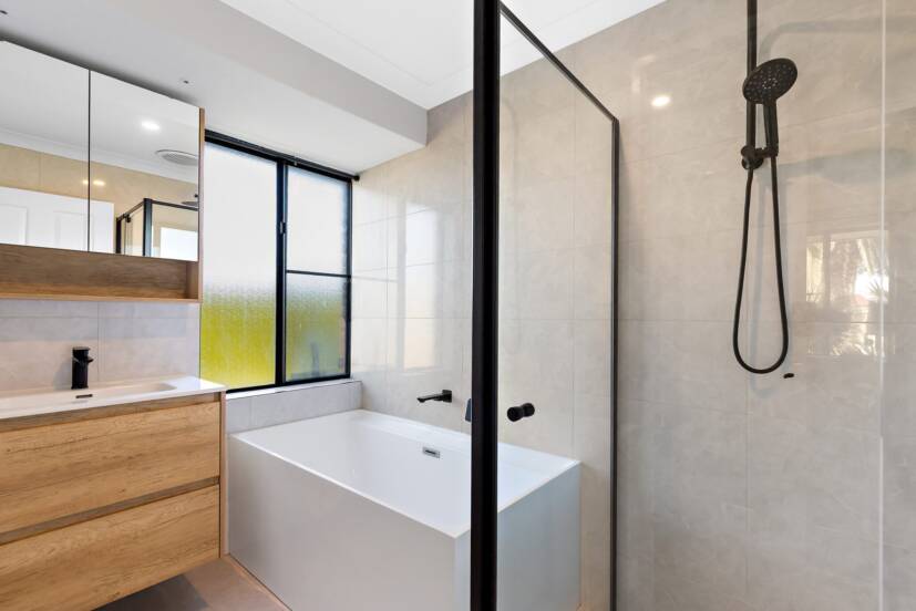 3 Stonecreek Close, THORNLIE, WA 6108 AUS