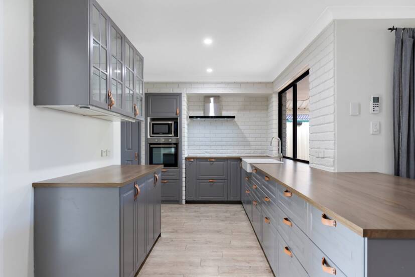 3 Stonecreek Close, THORNLIE, WA 6108 AUS