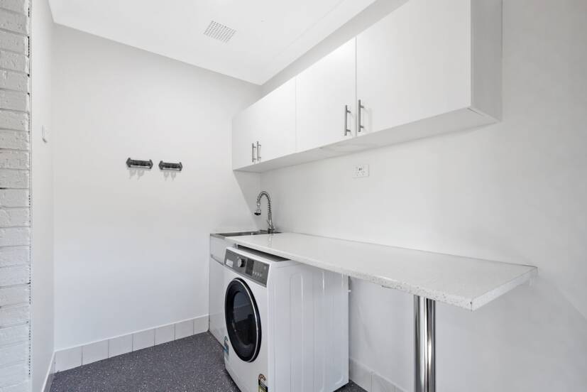 3 Stonecreek Close, THORNLIE, WA 6108 AUS