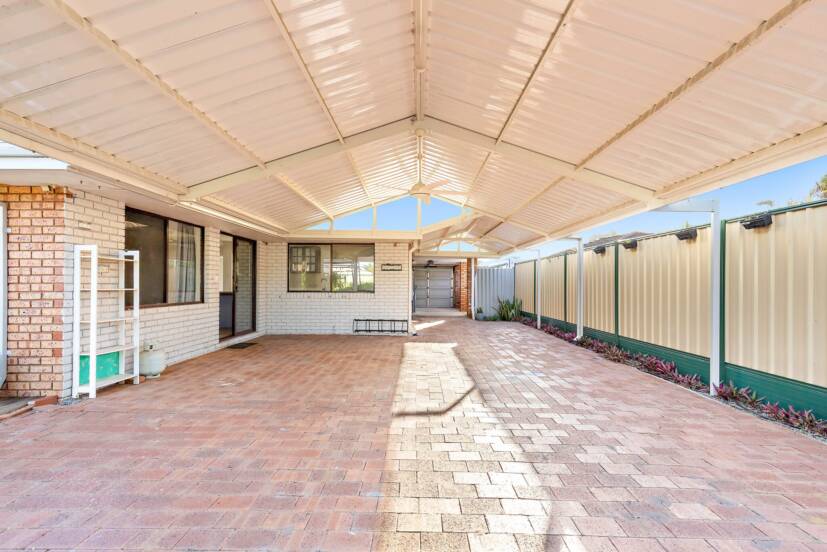 3 Stonecreek Close, THORNLIE, WA 6108 AUS
