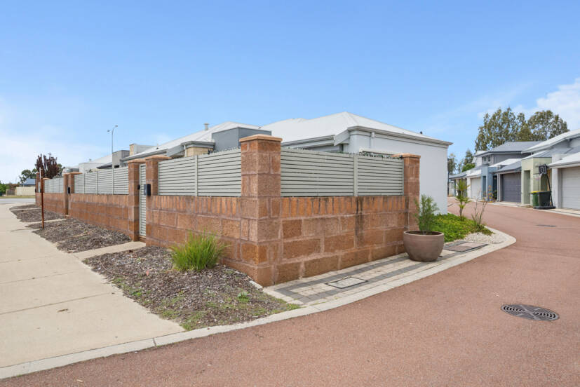 1/314 Wright Road, PIARA WATERS, WA 6112 AUS