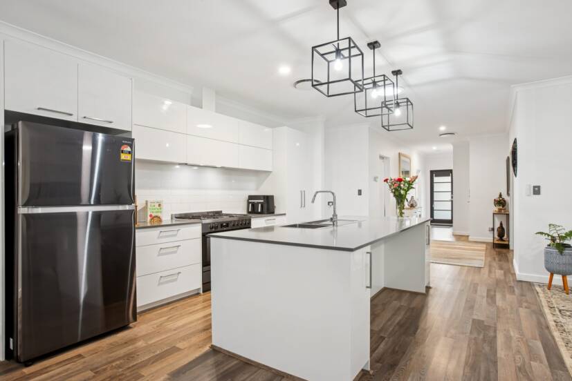 11 Tuberose Road, PIARA WATERS, WA 6112 AUS