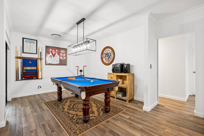 11 Tuberose Road, PIARA WATERS, WA 6112 AUS