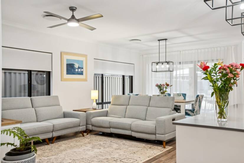 11 Tuberose Road, PIARA WATERS, WA 6112 AUS