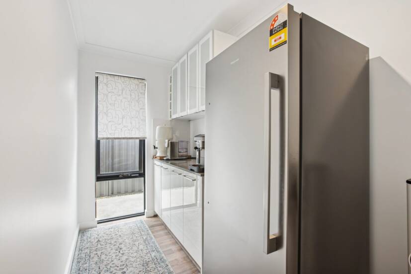 11 Tuberose Road, PIARA WATERS, WA 6112 AUS