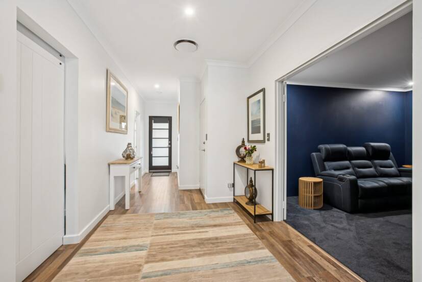 11 Tuberose Road, PIARA WATERS, WA 6112 AUS