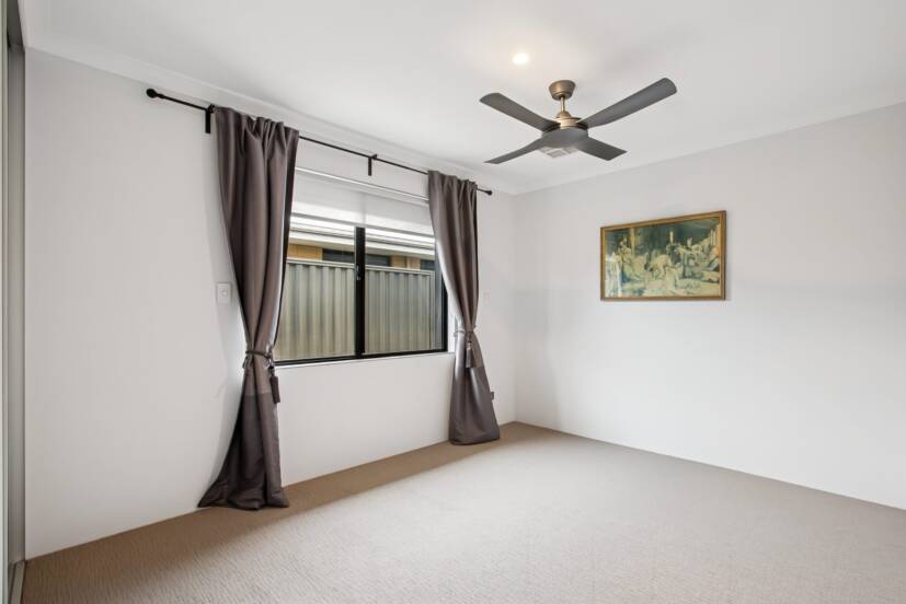 11 Tuberose Road, PIARA WATERS, WA 6112 AUS