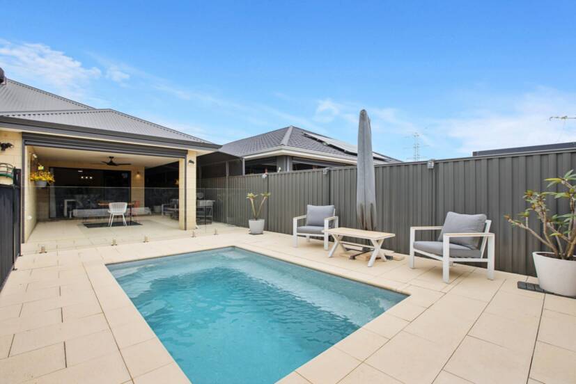 11 Tuberose Road, PIARA WATERS, WA 6112 AUS