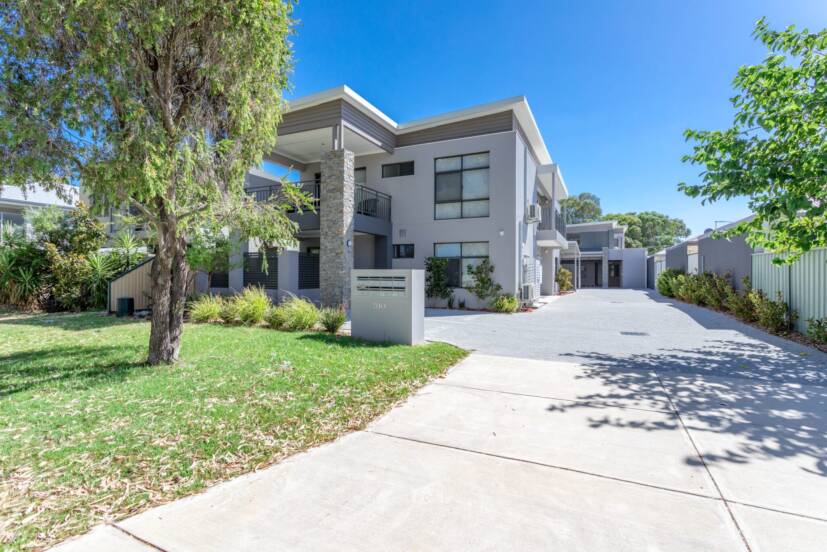 2/381 Daly Street, CLOVERDALE, WA 6105 AUS