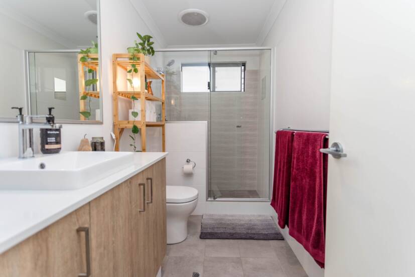 2/381 Daly Street, CLOVERDALE, WA 6105 AUS