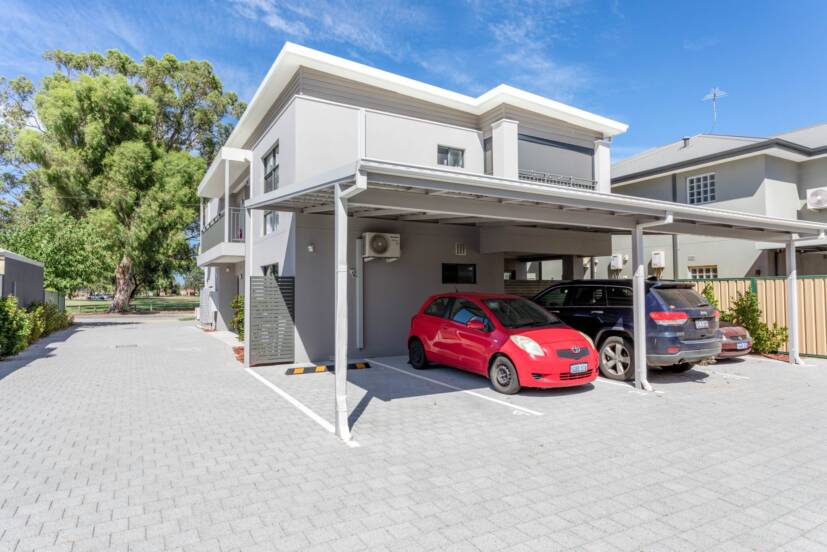 2/381 Daly Street, CLOVERDALE, WA 6105 AUS