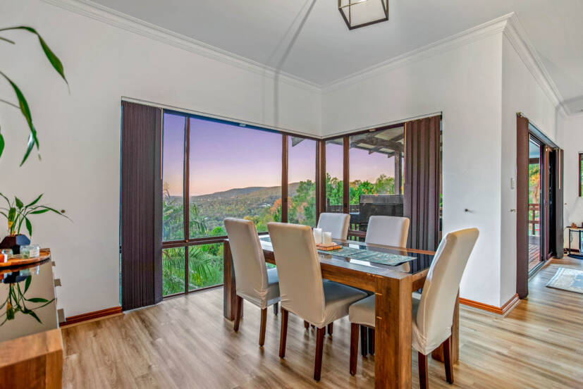 5 Stewart Grove, MOUNT NASURA, WA 6112 AUS