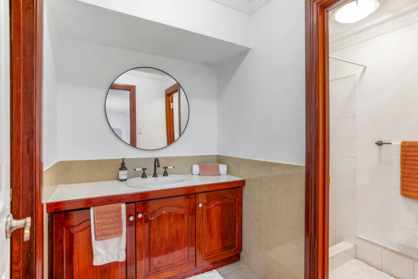 5 Stewart Grove, MOUNT NASURA, WA 6112 AUS