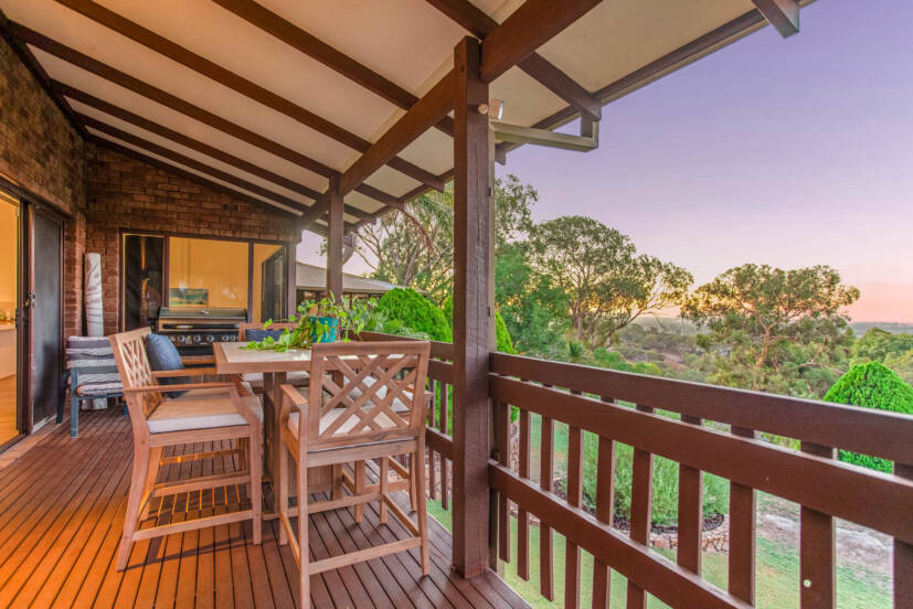 5 Stewart Grove, MOUNT NASURA, WA 6112 AUS