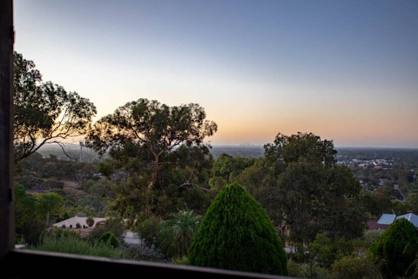 5 Stewart Grove, MOUNT NASURA, WA 6112 AUS