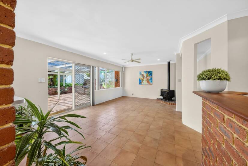 35 Azelia Street, ALEXANDER HEIGHTS, WA 6064 AUS