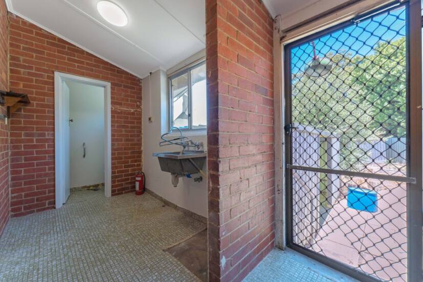 1 Williams Road, COOLBELLUP, WA 6163 AUS