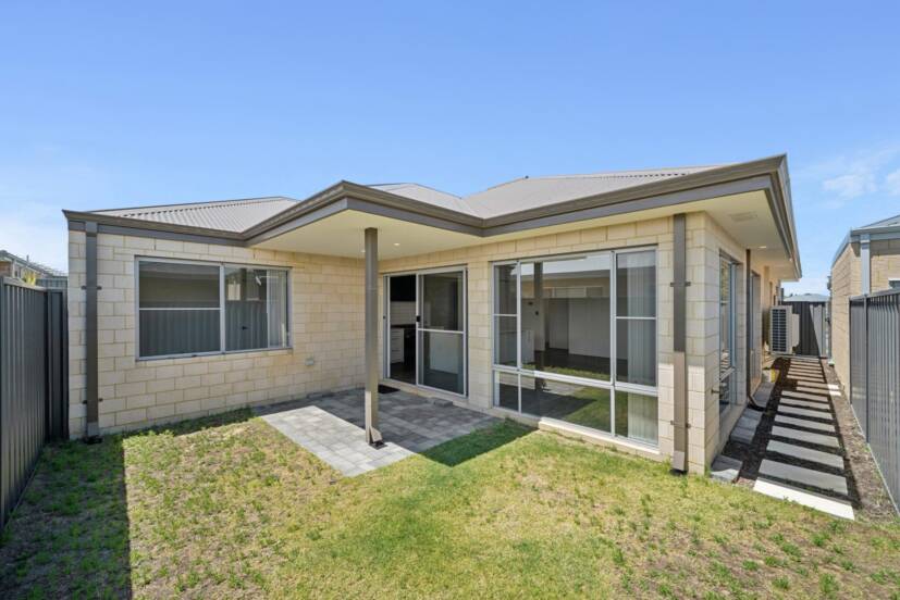 35 Percheron Circuit, FORRESTDALE, WA 6112 AUS