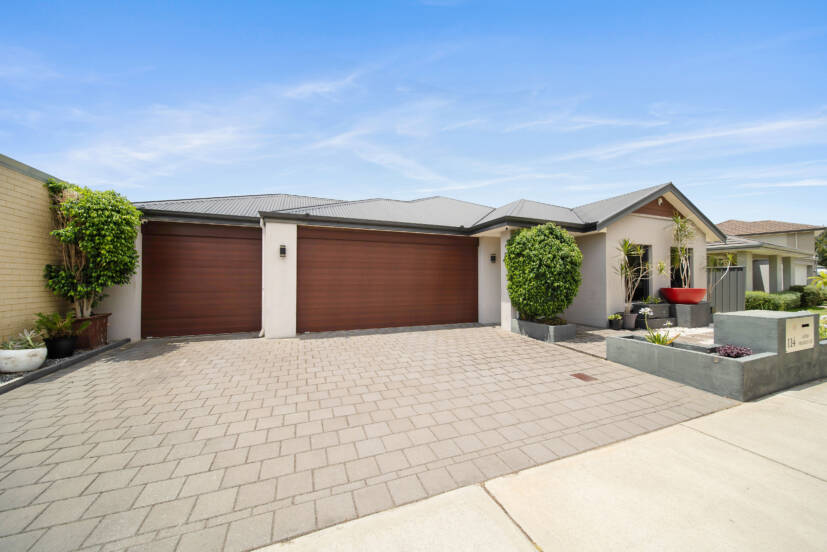 114 Aspiri Promenade, PIARA WATERS, WA 6112 AUS