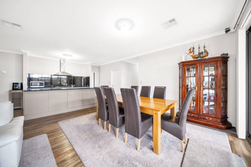 114 Aspiri Promenade, PIARA WATERS, WA 6112 AUS