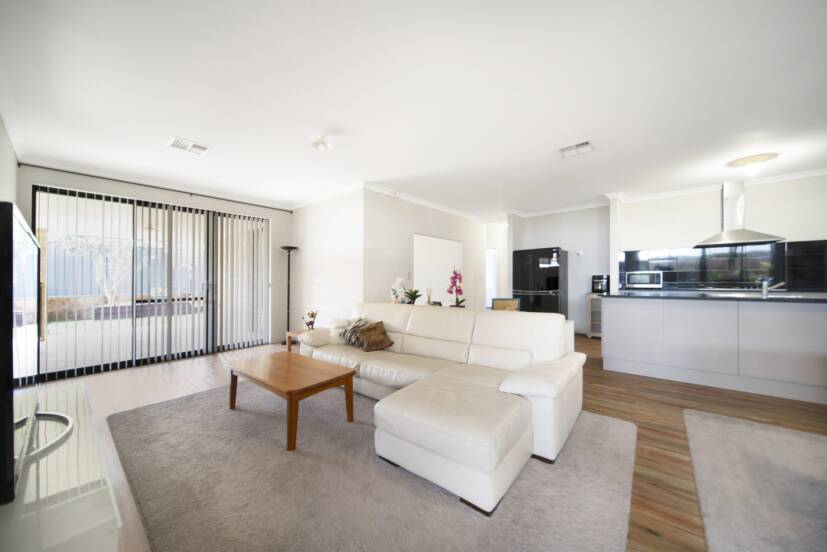 114 Aspiri Promenade, PIARA WATERS, WA 6112 AUS