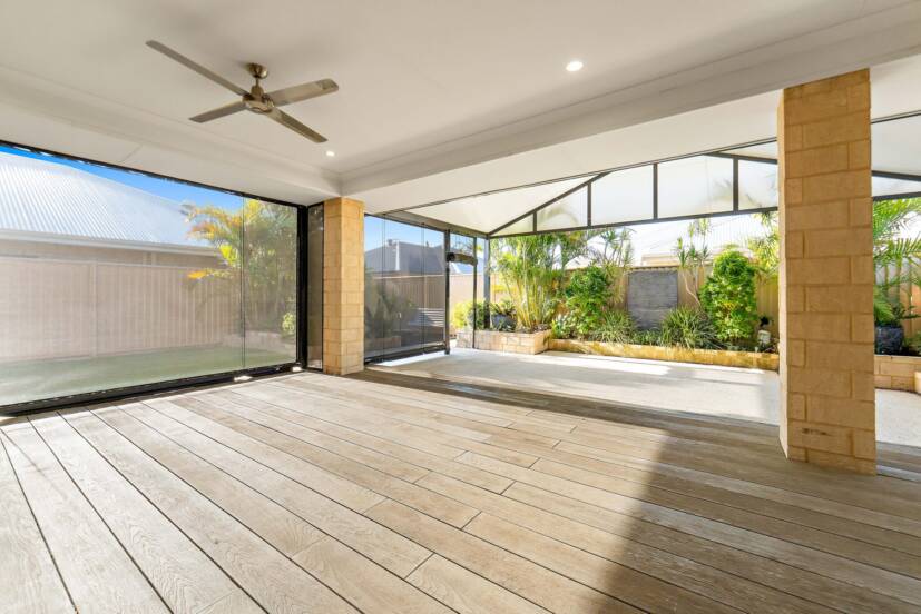 6 Lee-Steere Crescent, PIARA WATERS, WA 6112 AUS