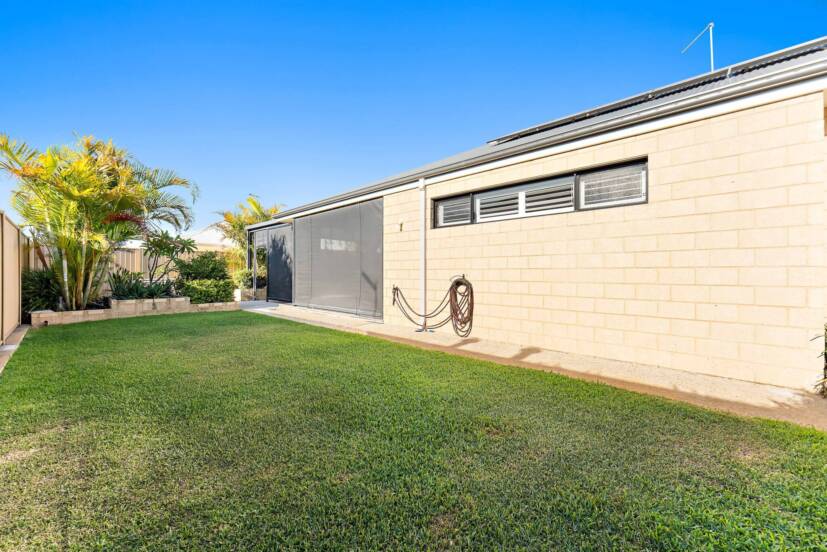6 Lee-Steere Crescent, PIARA WATERS, WA 6112 AUS
