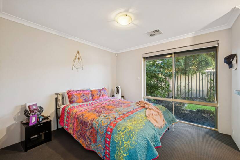 32 Petrel Close, SEVILLE GROVE, WA 6112 AUS