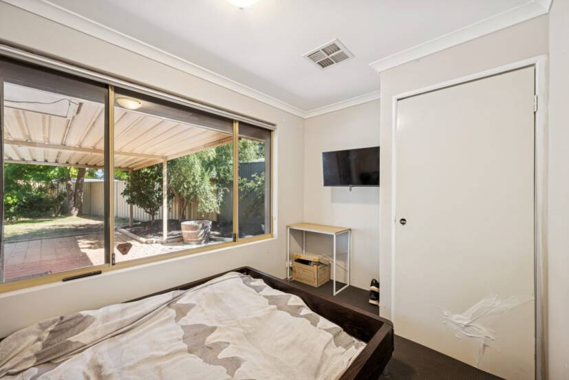 32 Petrel Close, SEVILLE GROVE, WA 6112 AUS