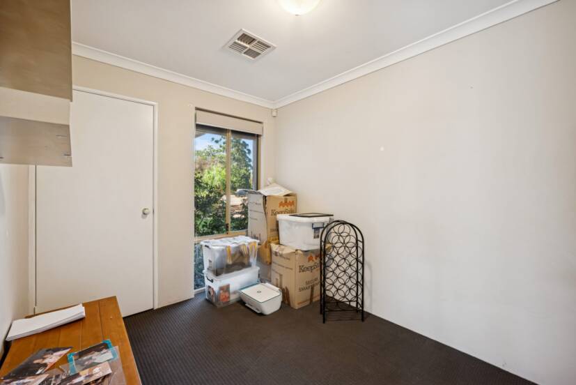 32 Petrel Close, SEVILLE GROVE, WA 6112 AUS