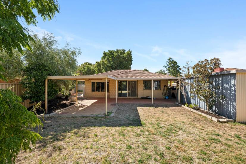 32 Petrel Close, SEVILLE GROVE, WA 6112 AUS