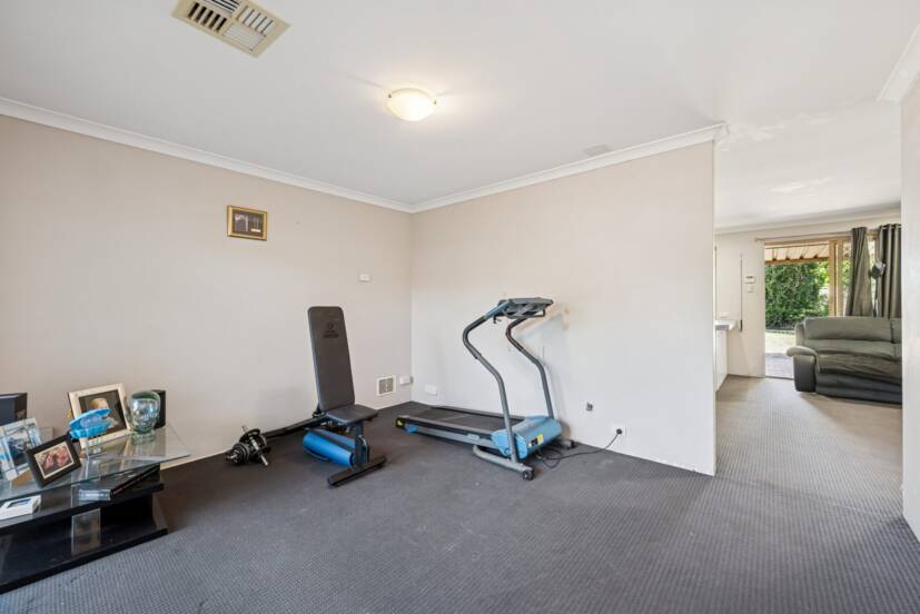 32 Petrel Close, SEVILLE GROVE, WA 6112 AUS