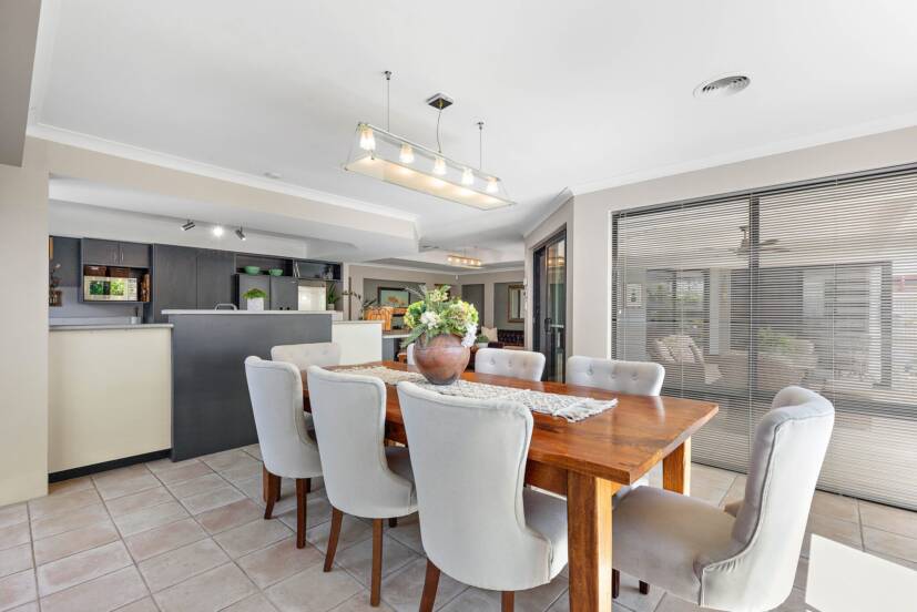 12 Verde Road, SOUTHERN RIVER, WA 6110 AUS