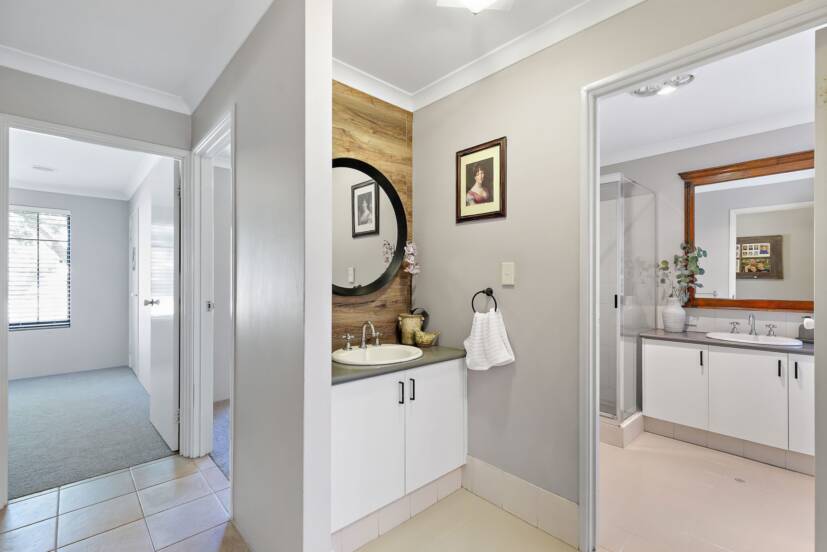 12 Verde Road, SOUTHERN RIVER, WA 6110 AUS