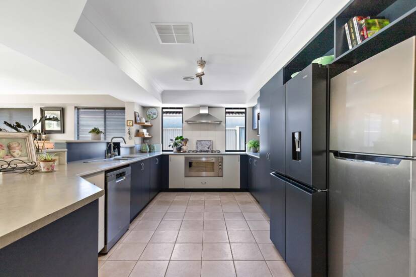 12 Verde Road, SOUTHERN RIVER, WA 6110 AUS