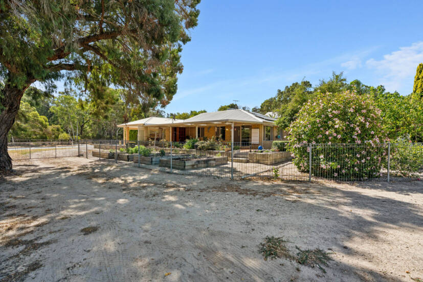 32 Malarkey Road, BYFORD, WA 6122 AUS