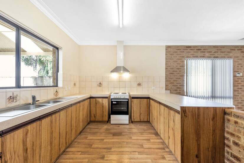 37 Mayor Road, COOGEE, WA 6166 AUS