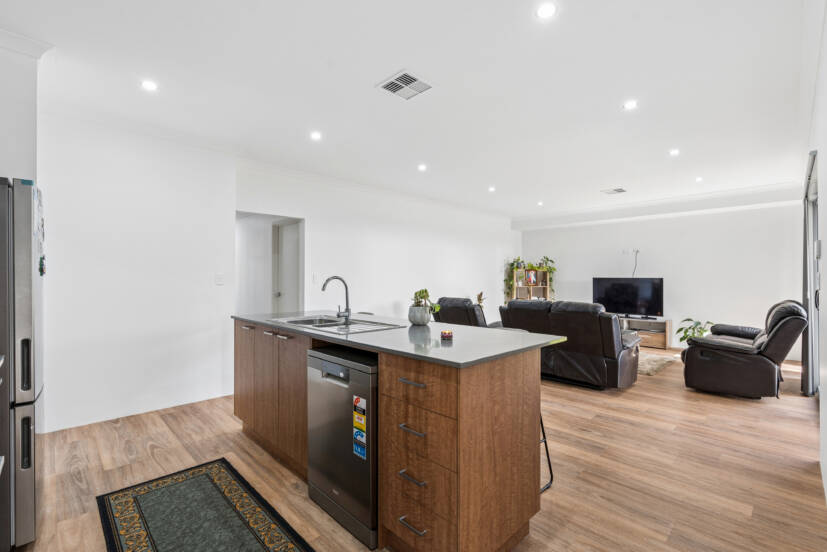 36 Ederle Street, FORRESTDALE, WA 6112 AUS