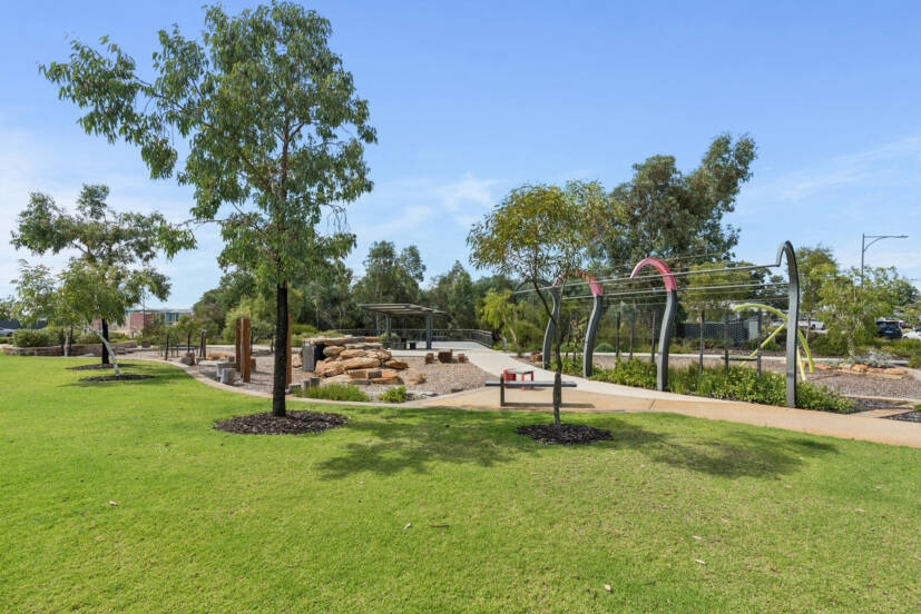 36 Ederle Street, FORRESTDALE, WA 6112 AUS