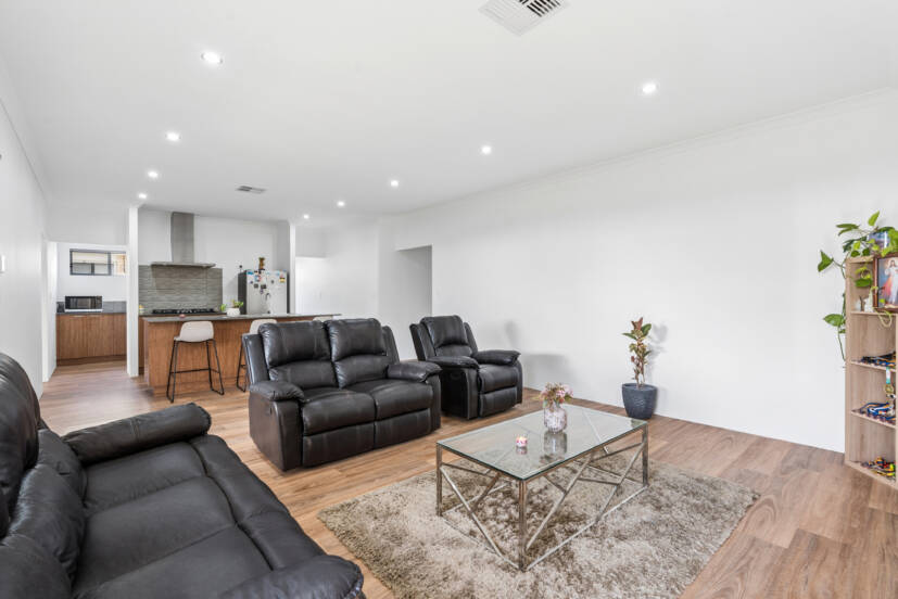 36 Ederle Street, FORRESTDALE, WA 6112 AUS